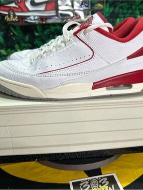 Jordan 2/3 Varsity Red Size 11.5M